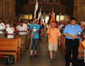 Einzug der Banner und des liturgischen Dienstes bei der Messfeier in Minoriten