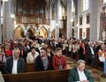 Voll besetztes Gotteshaus 