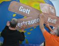 ...ein Pflaster sind, damit der Welt die Luft nicht ausgeht. 