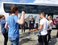 Jugend aus dem Bus Ober-, West- und Unterallgäu bei der Pause (Haug)