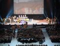 Einzug der Diözesanbanner beim Eröffnugsabend (Dörfler)