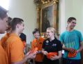 Die Frisbees werden verteilt