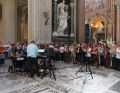 DO: Der Chor singt sich schon ein (MD)