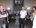 Herbert Janser, der Vorsitzende der Kolpingsfamilie Kerpen, führt durch die Kirche und zum Taufstein Kolpings (Dietrich)
